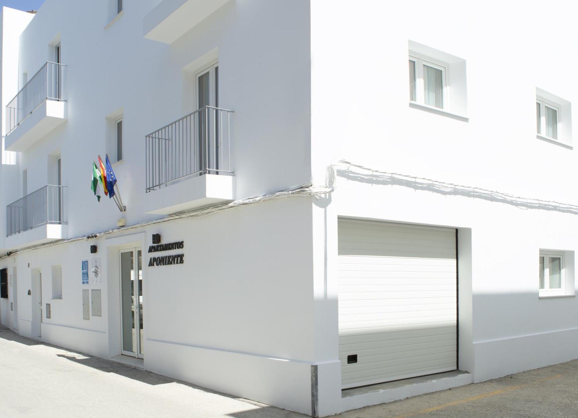 Apartamentos Aponiente Кониль-де-ла-Фронтера Экстерьер фото